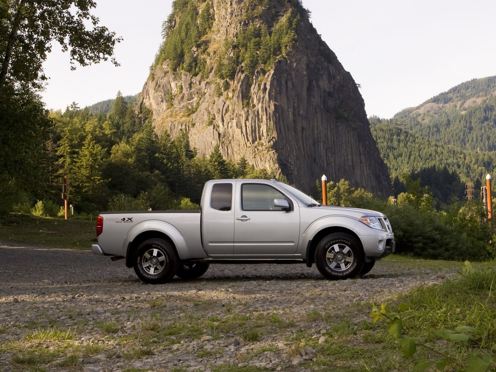 2009 Nissan Frontier PRO-4X | Motor Desktop